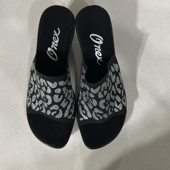 Onex Black & Silver Leopard Print Rory Slide Wedge EUR Size 39 US Size 8.5/9 - Picture 5 of 10